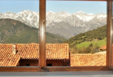 La Casa de las Chimeneas - Tudes (Cantabria)